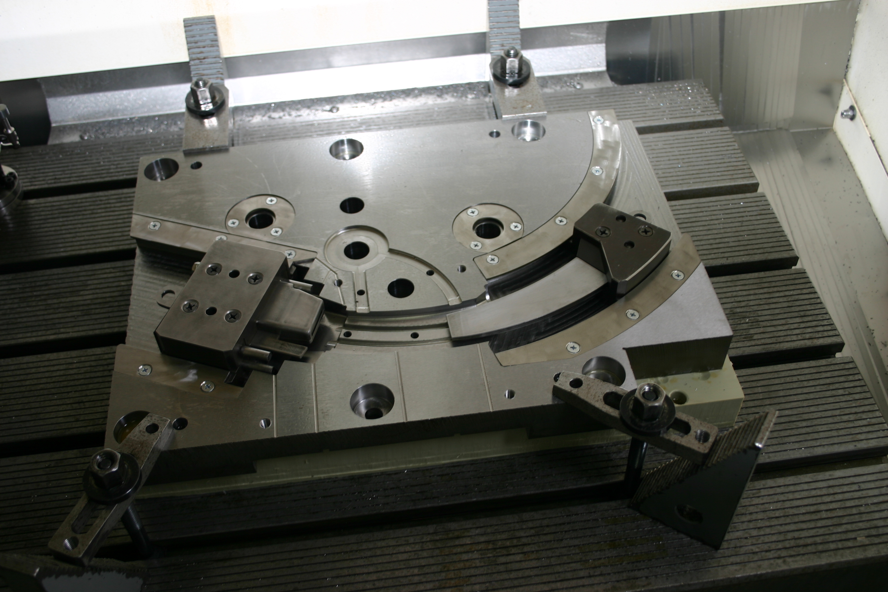 Учёные КГУ помогли наладить производство изделий для важного электротехнического оборудования